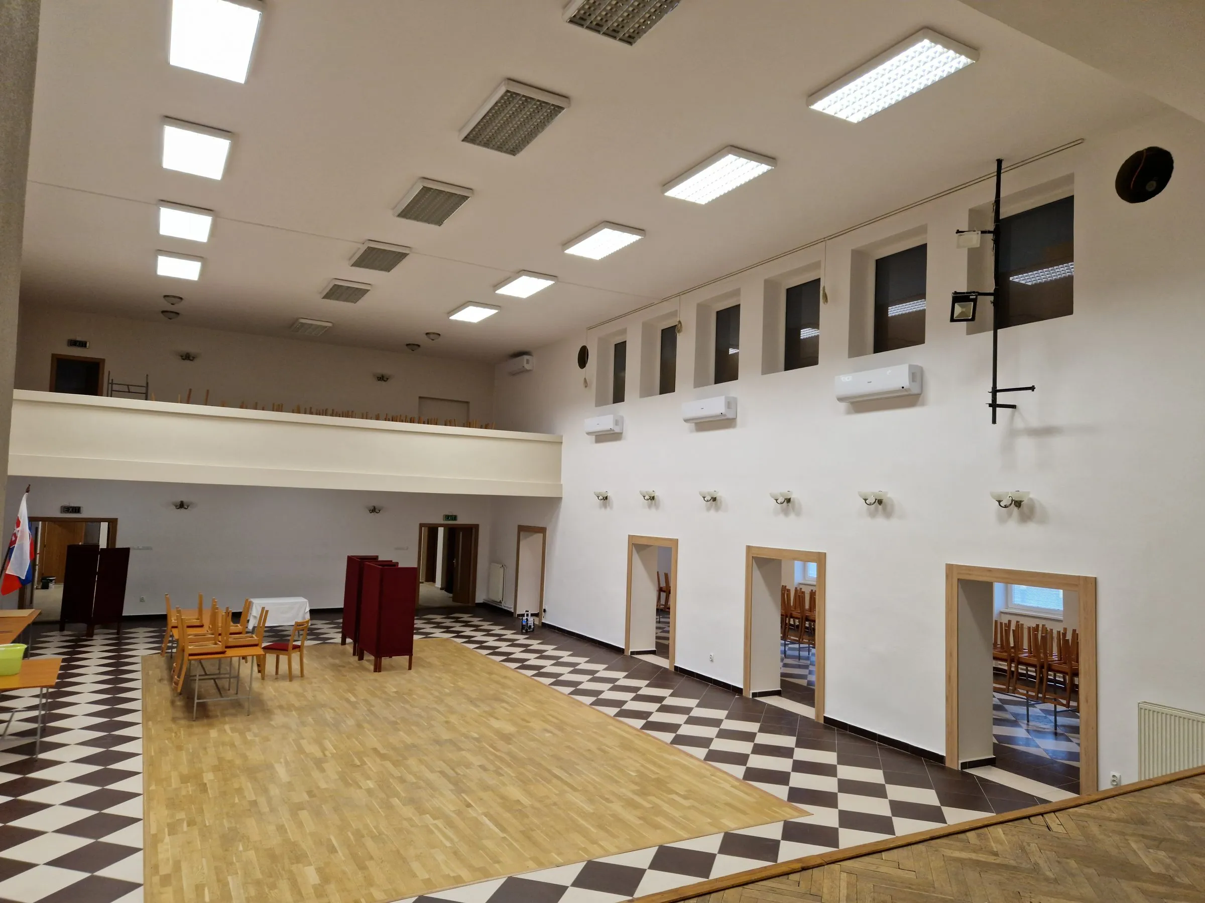 Po: kultúrna sála po maľovaní